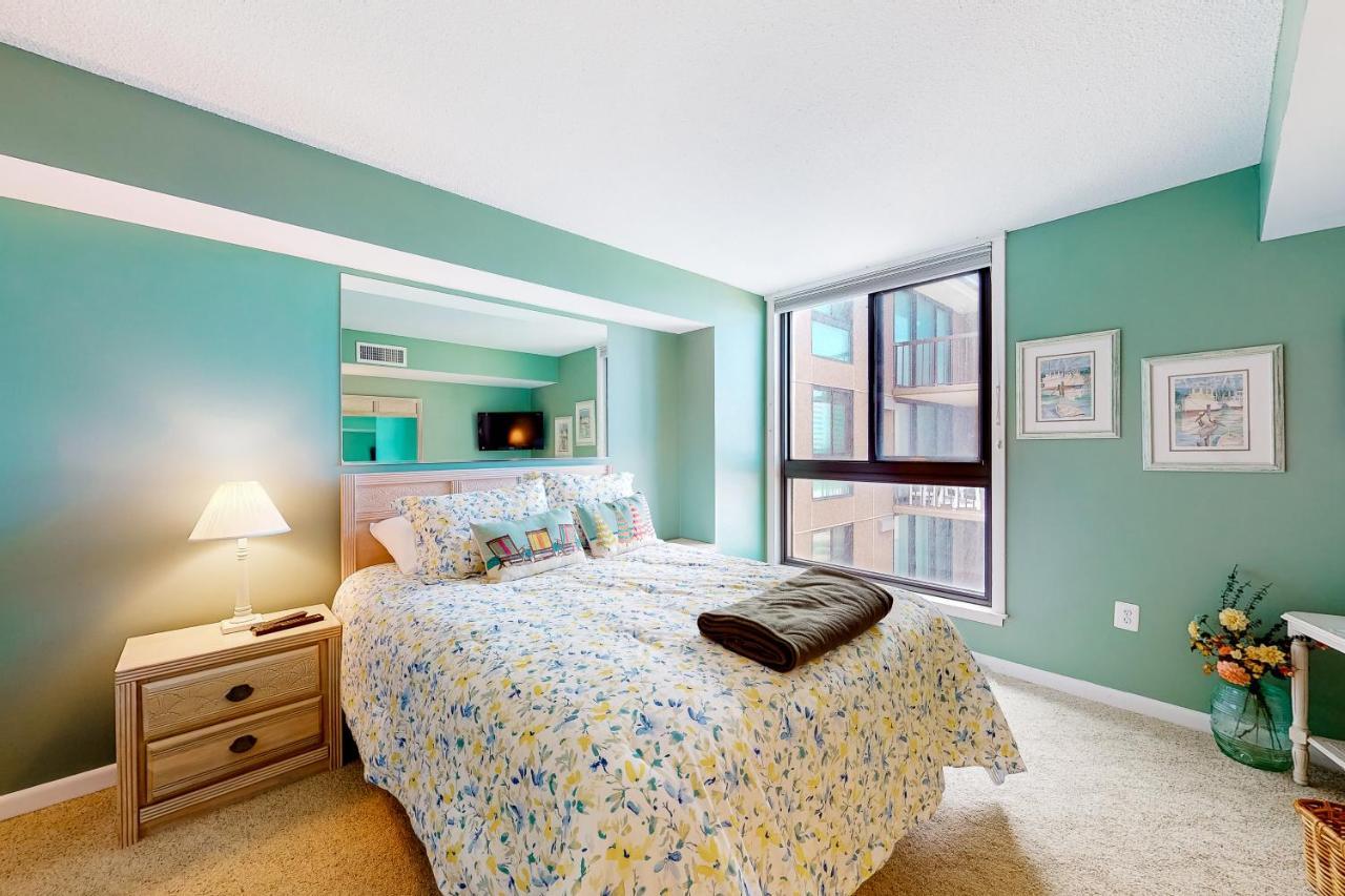 Sea Colony -- 812 Harbour House Apartment *