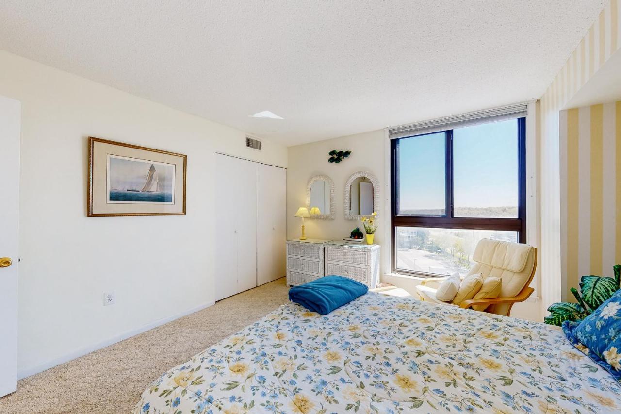 Sea Colony -- 812 Harbour House * Bethany Beach