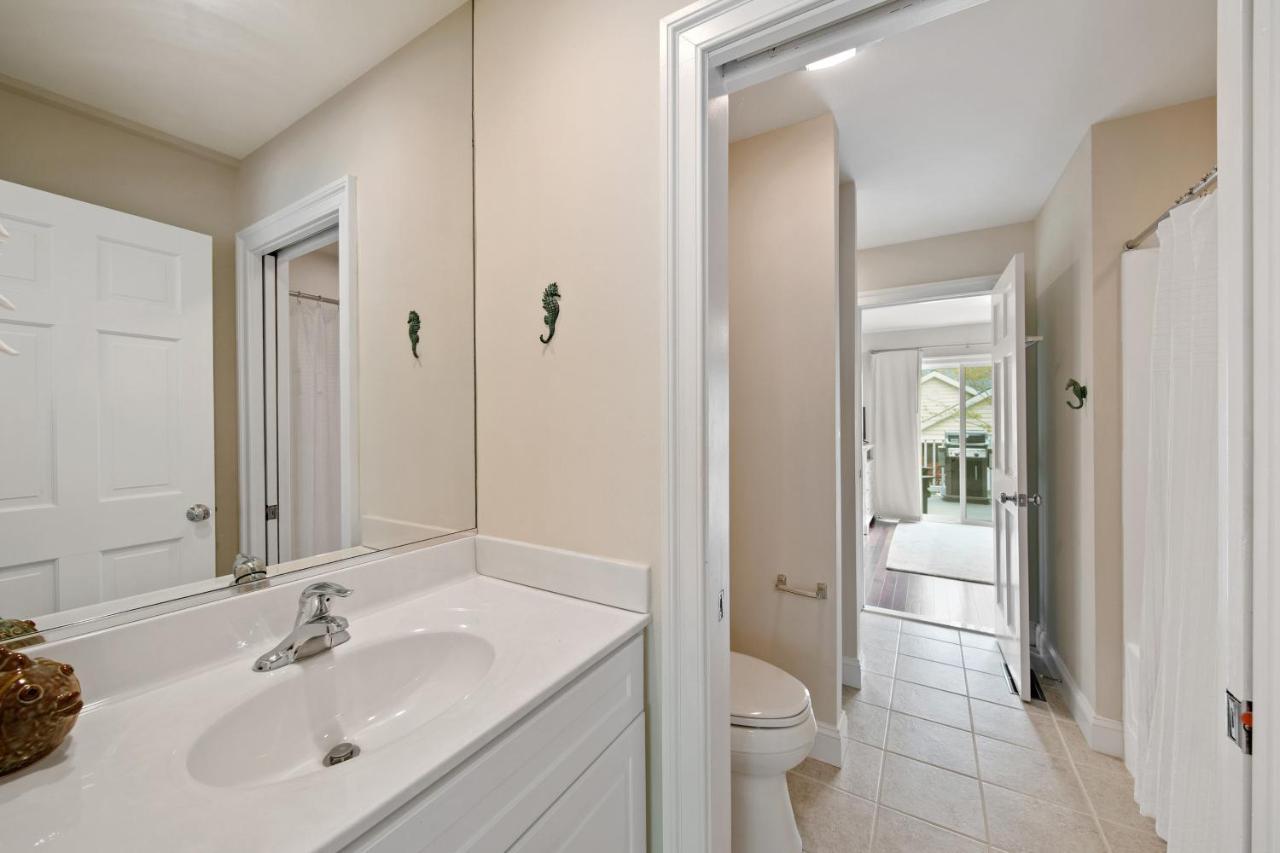 Bethany West -- 719 Fenwood