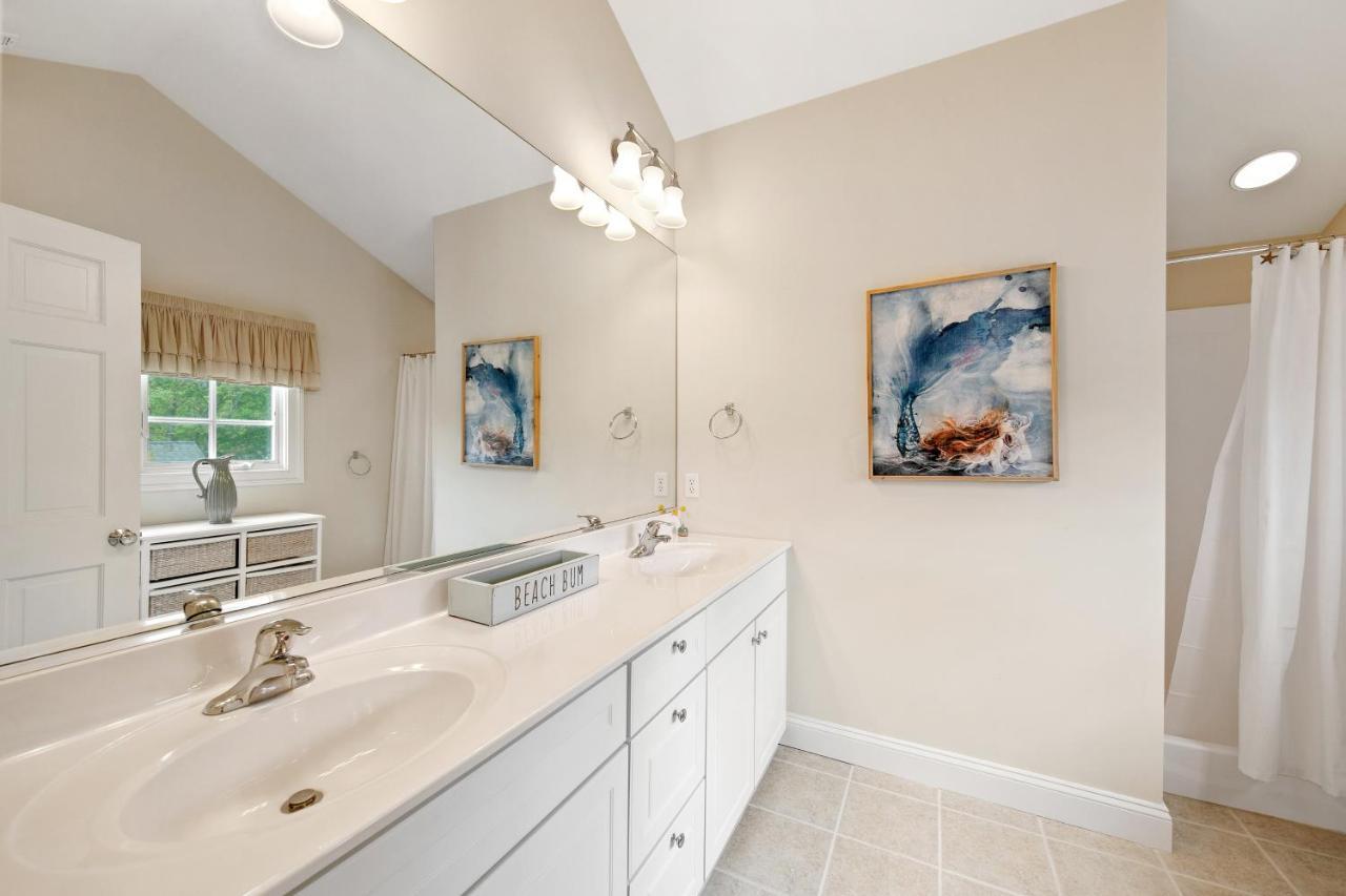 Bethany West -- 719 Fenwood Holiday home *