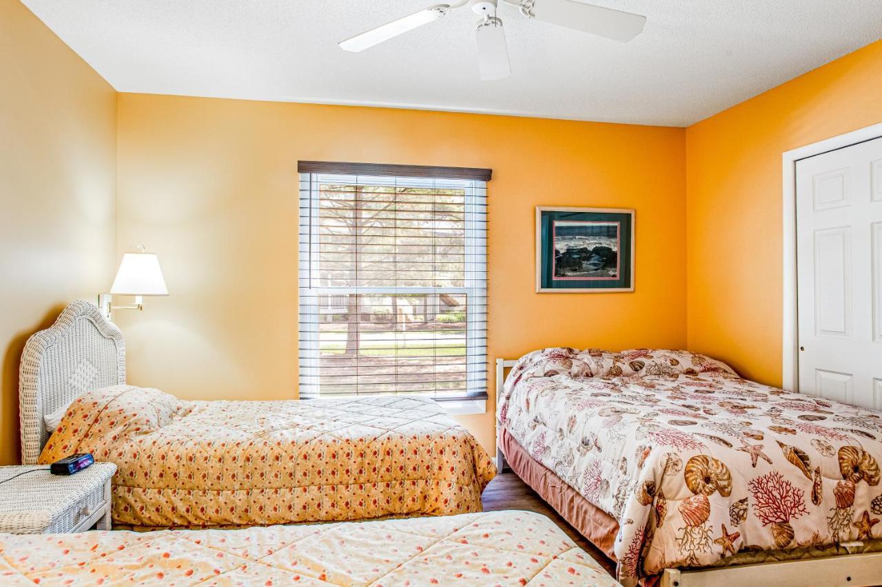 Sea Colony --- 16004 Bayberry Court Apartment