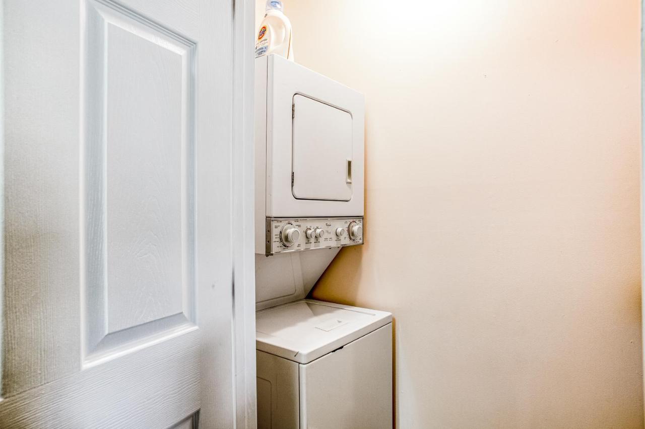 Sea Colony --- 16004 Bayberry Court Apartment