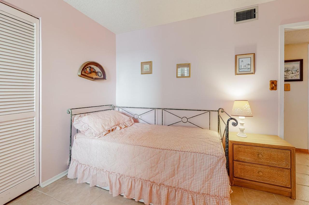 Apartment Sea Colony --- 401 Dover House *
