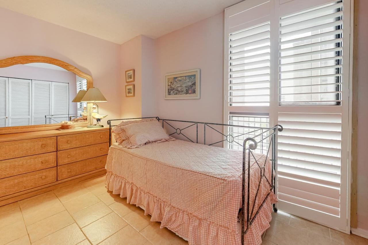 Apartment Sea Colony --- 401 Dover House