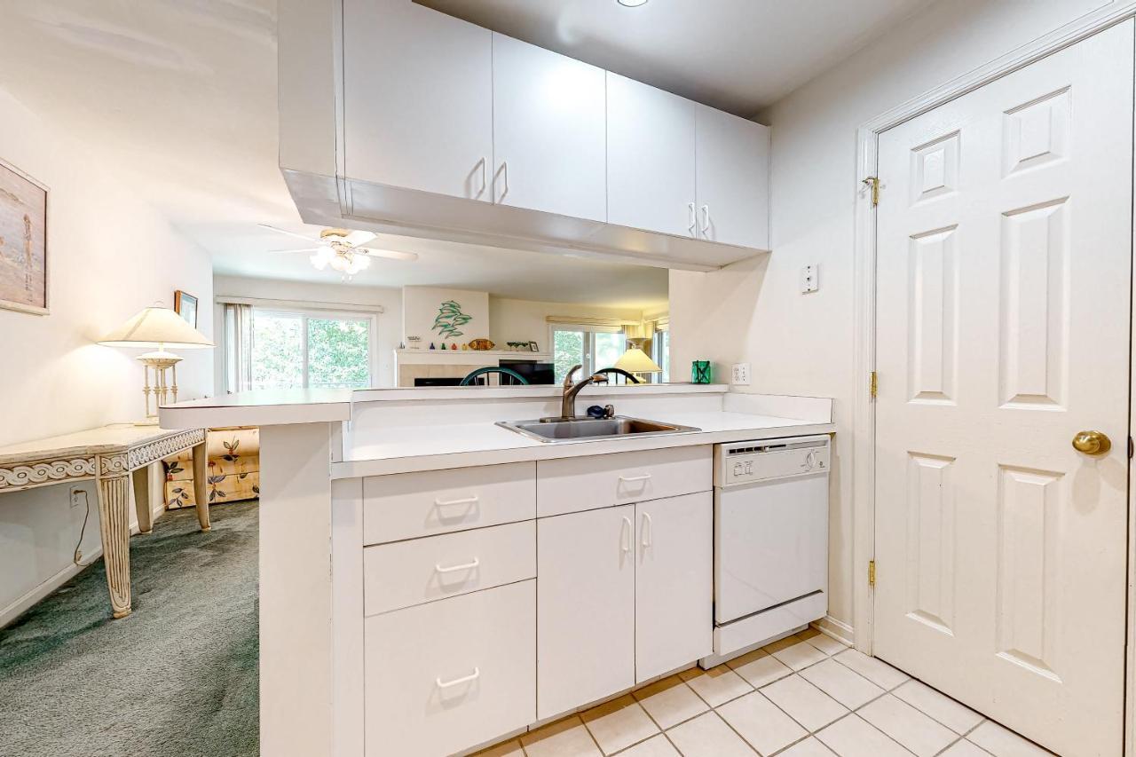 Sea Colony Tennis --- 55026 Pine Dr Apartment