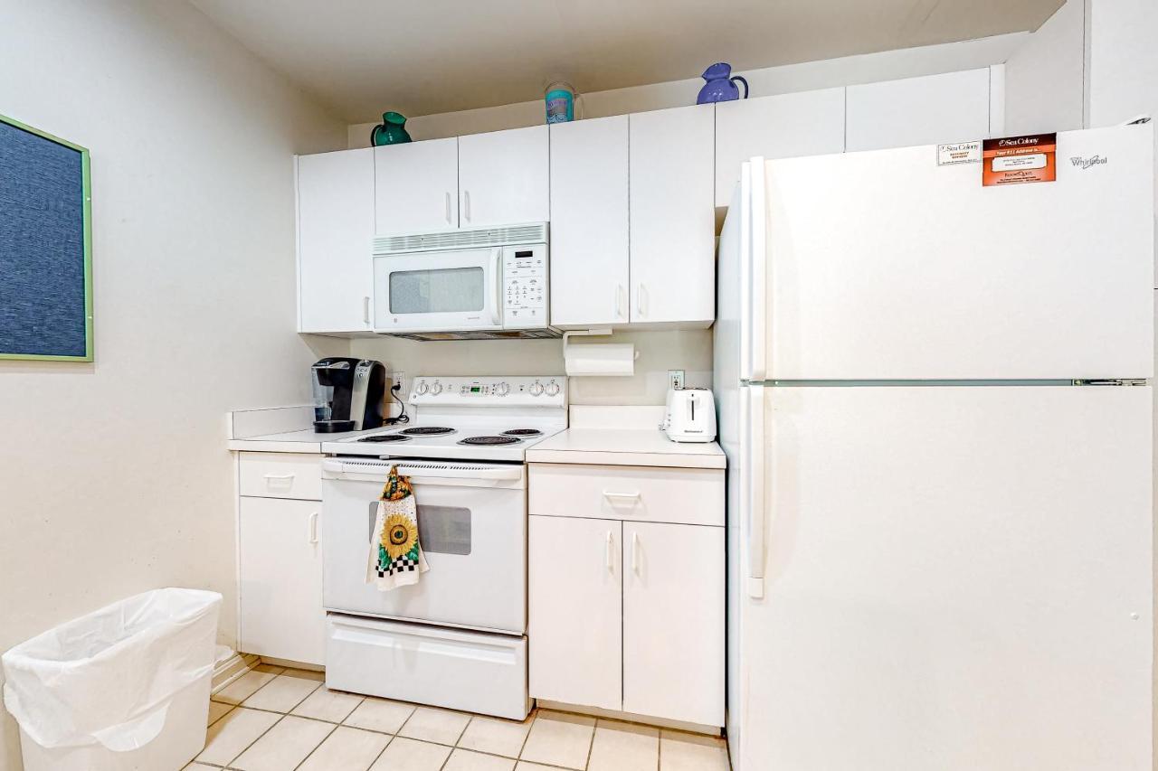 Sea Colony Tennis --- 55026 Pine Dr Apartment