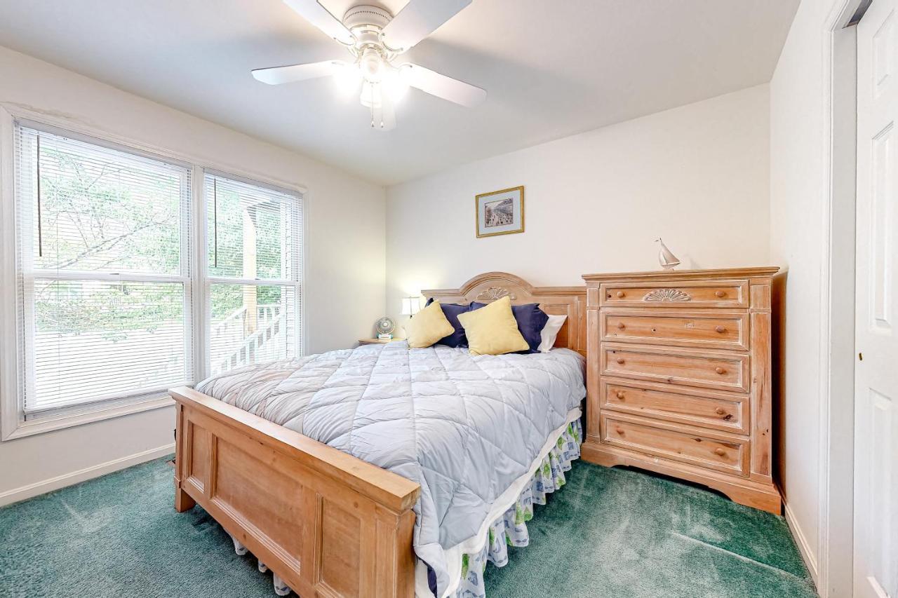 Apartment Sea Colony Tennis --- 55026 Pine Dr