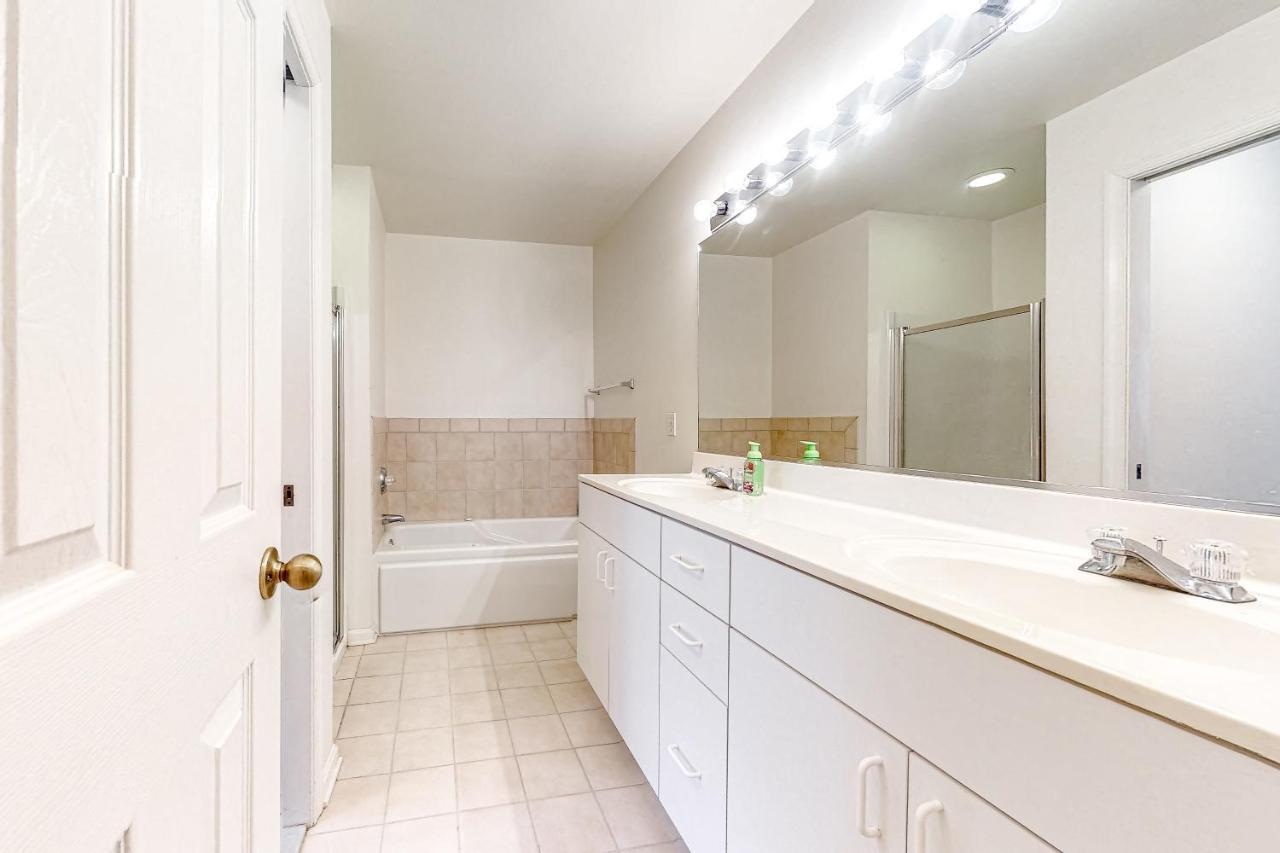 Sea Colony Tennis --- 55026 Pine Dr Apartment