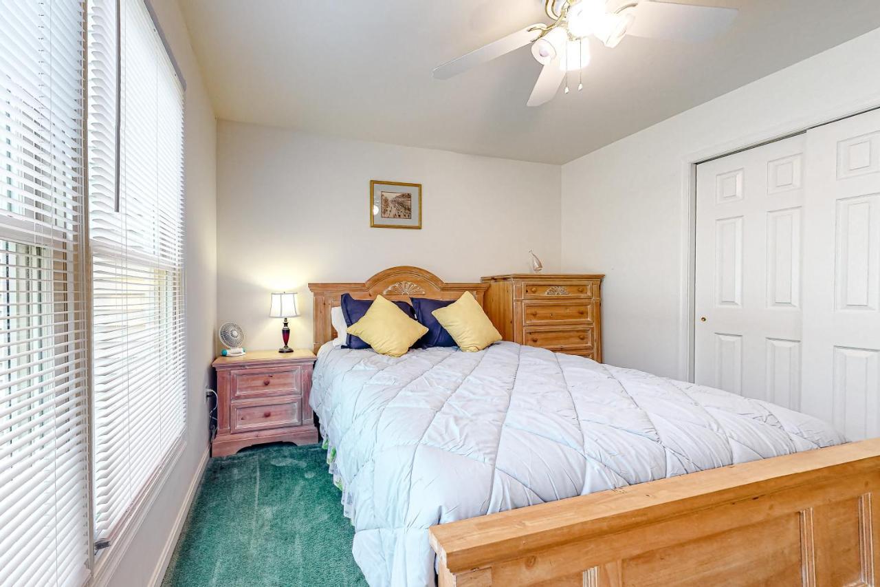 Sea Colony Tennis --- 55026 Pine Dr Apartment