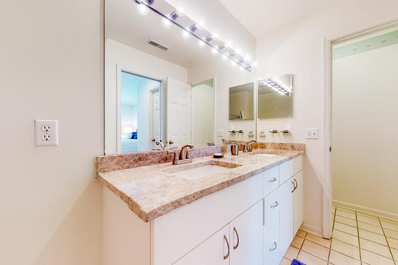 Sea Colony - 56053 Pinewood Dr *