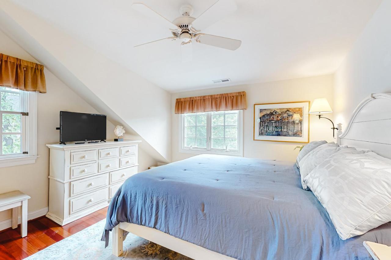 Bethany West -- 719 Fenwood Holiday home