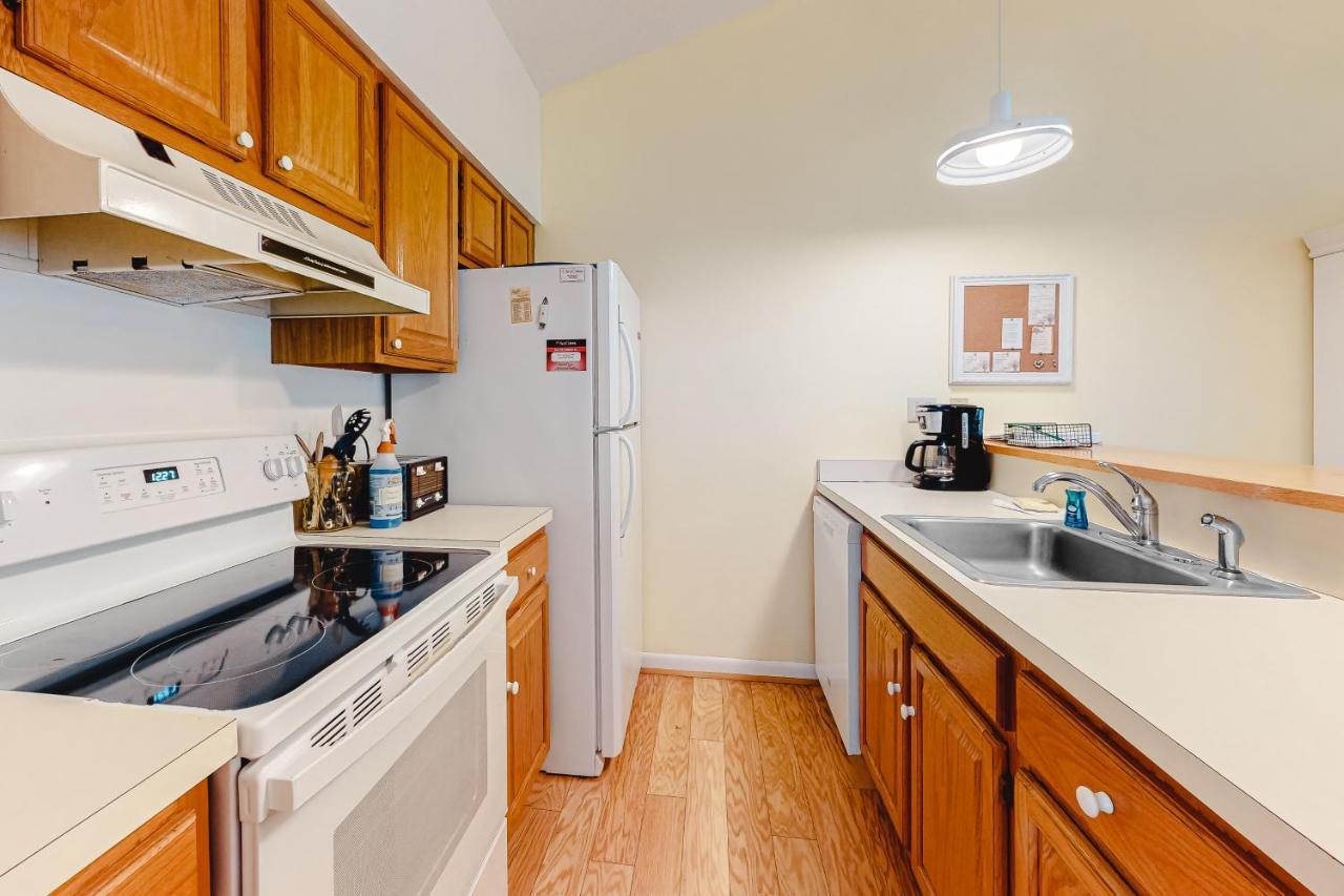 Sea Colony -- 8901 Timberlake