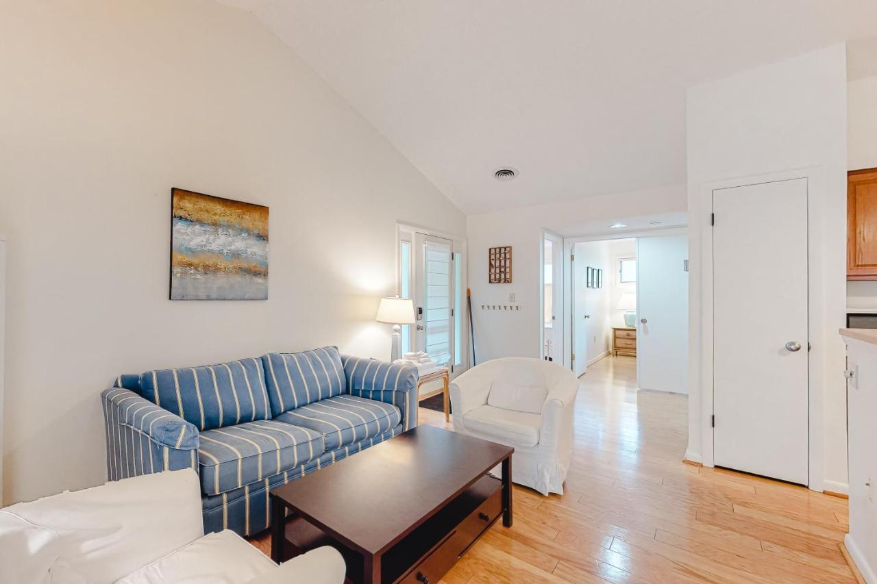Sea Colony -- 8901 Timberlake