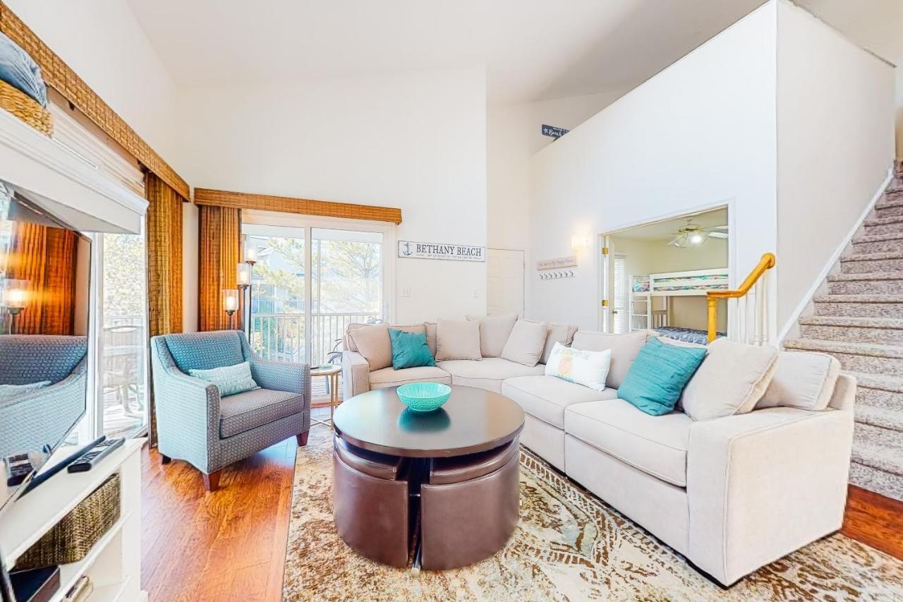 Apartment Sea Colony - 56053 Pinewood Dr