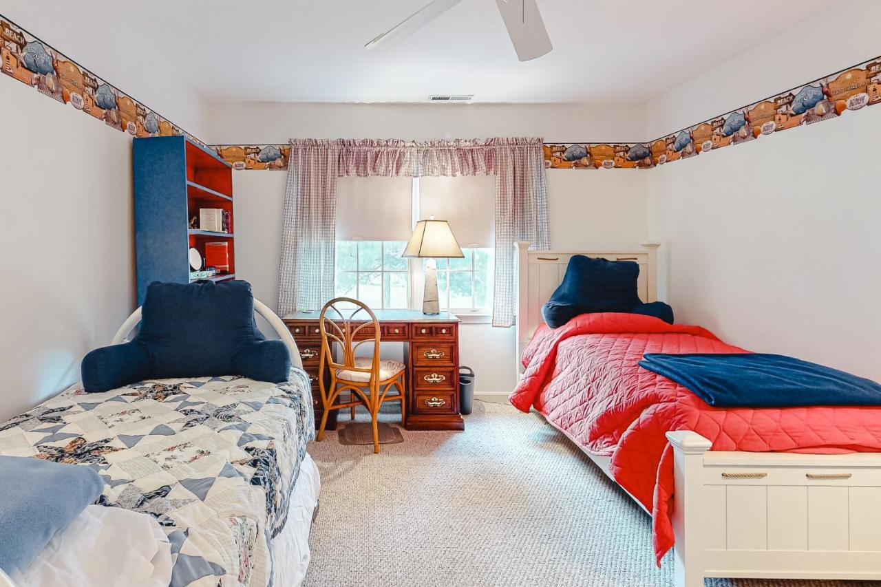 Salt Pond -- 23 Topsail Village Apartment *