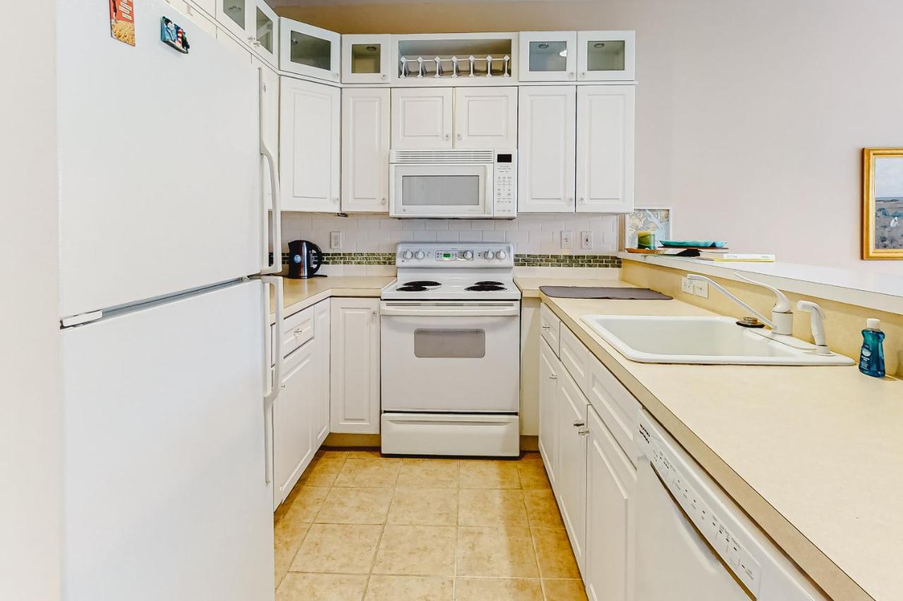 Salt Pond -- 23 Topsail Village Apartment