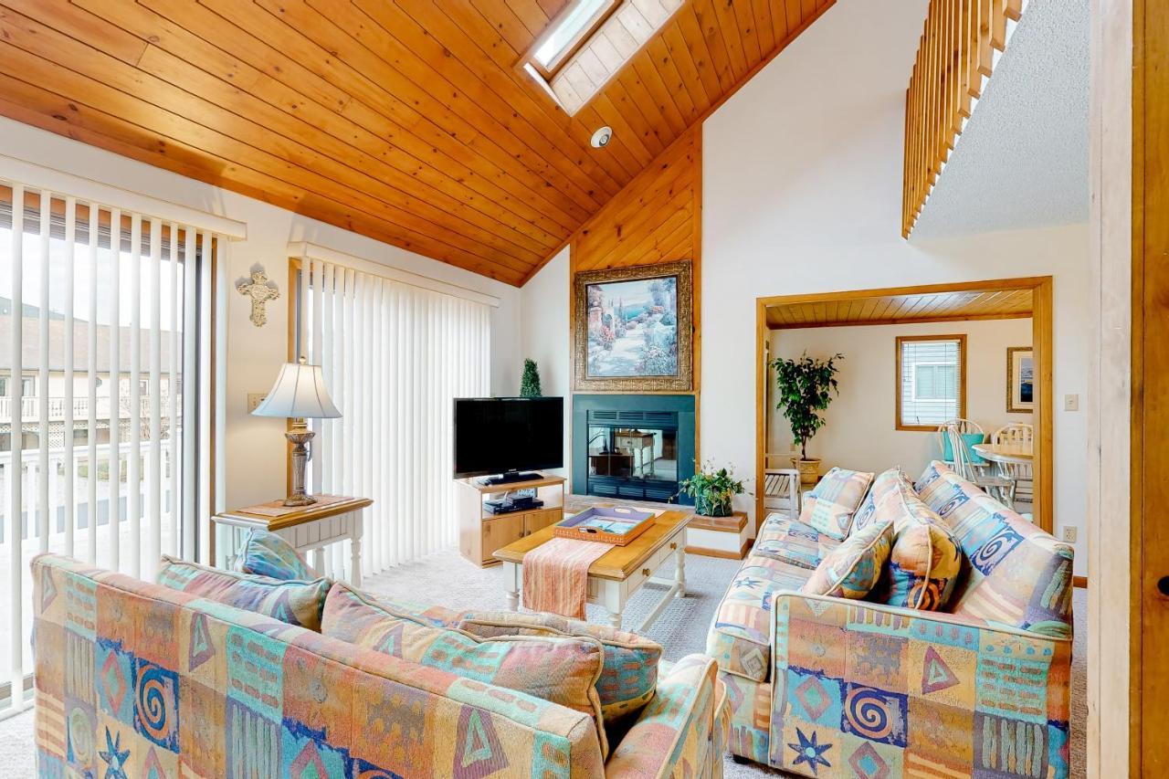 Gull's Nest --- 39638 S Gulls Way Ct