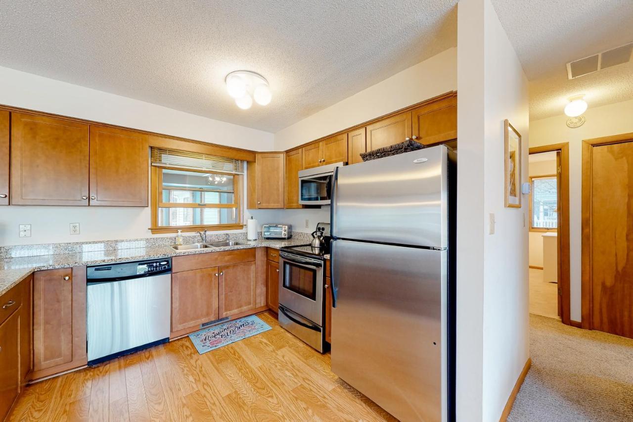Gull's Nest --- 39638 S Gulls Way Ct *