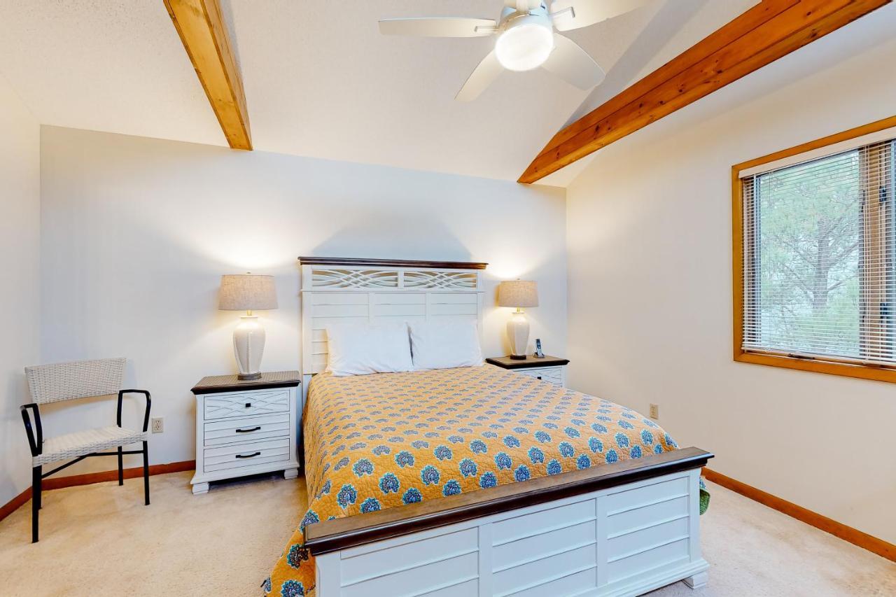 Gull's Nest --- 39638 S Gulls Way Ct *