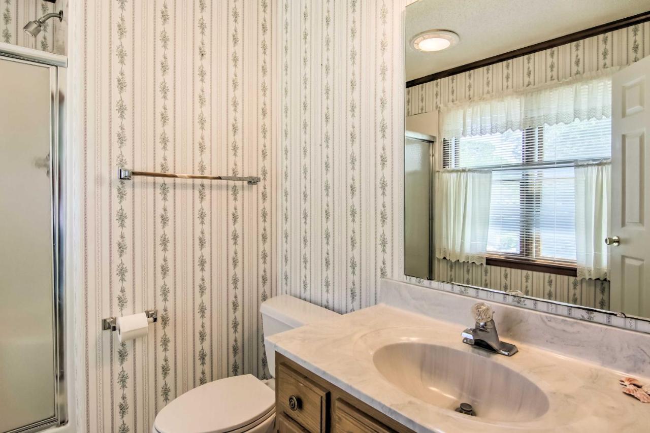 Holiday home Golf Getaway With Pool Access 2 Mi To Bethany Beach! Bethany Beach