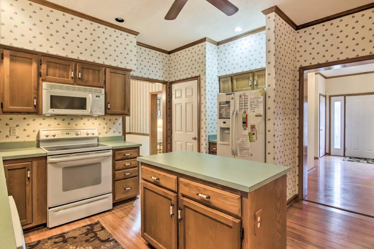 Golf Getaway With Pool Access 2 Mi To Bethany Beach! Holiday home