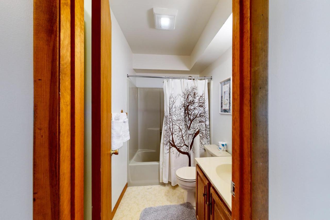 Middlesex - 22 Short Rd Holiday home