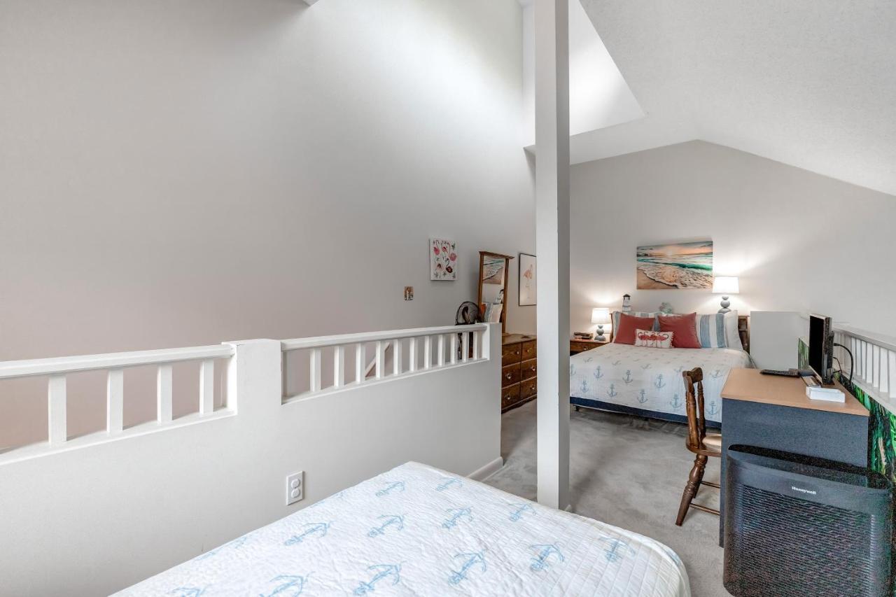 Apartment Sea Colony --- 52013 Canal Ct *
