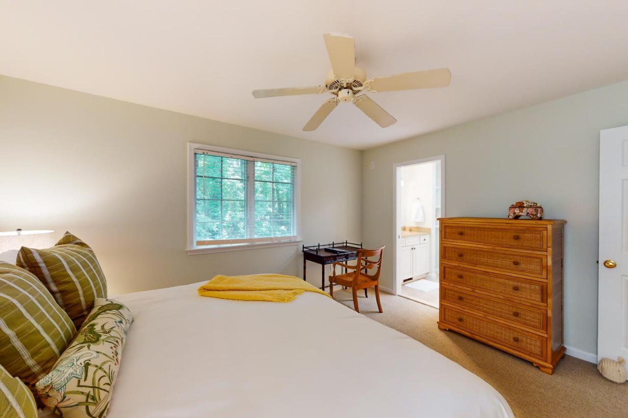 Salt Pond Hideaway --- 710 Deer Leap Dr *