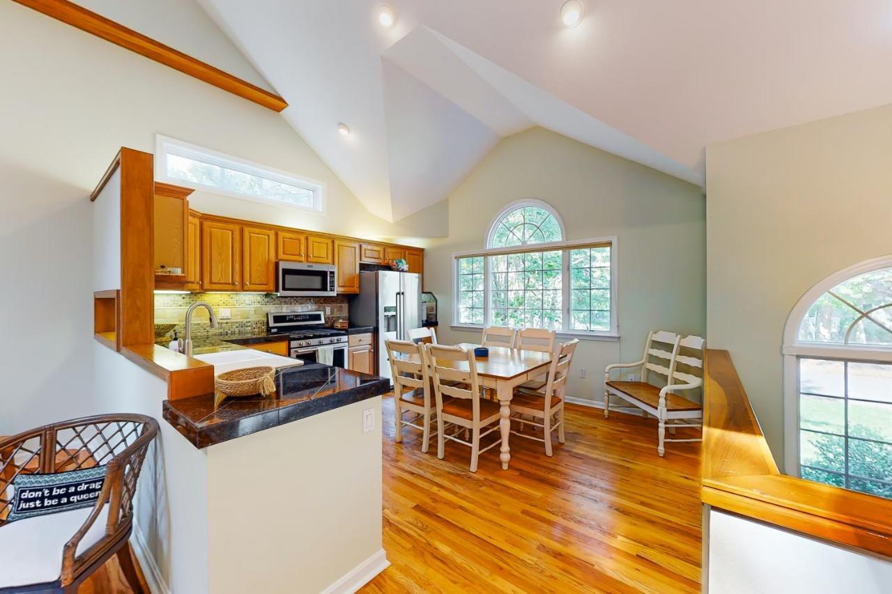 Salt Pond Hideaway --- 710 Deer Leap Dr Holiday home *
