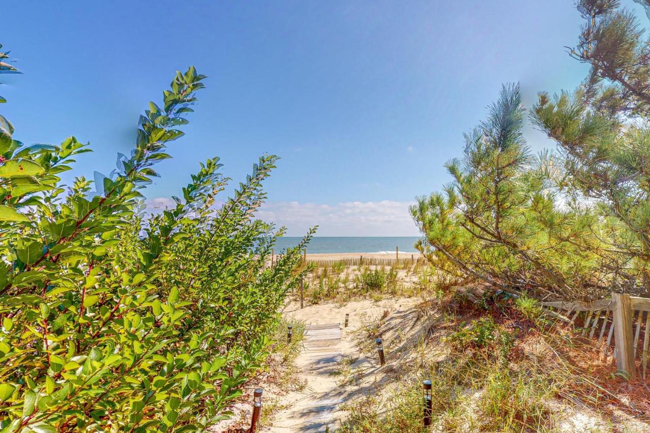 Atlantic Watergate --- 29111 Ocean Rd. #6 Bethany Beach