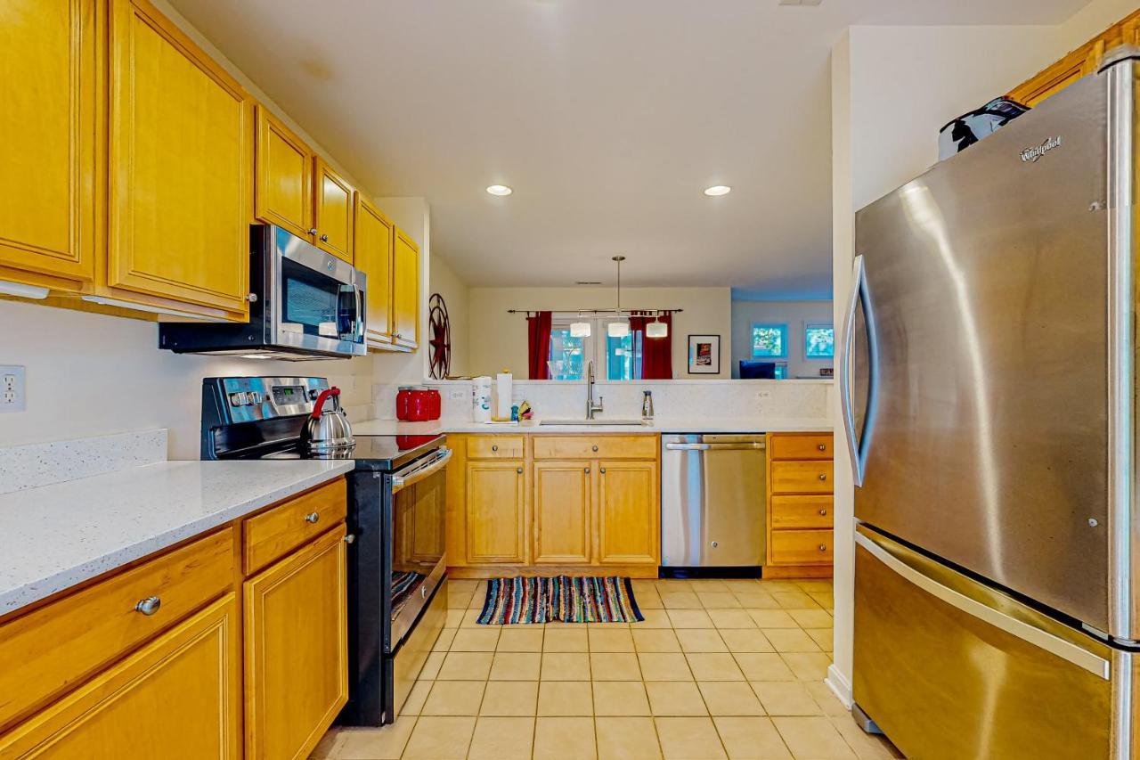 Sea Colony --- 56200 Pine Cone Ln *