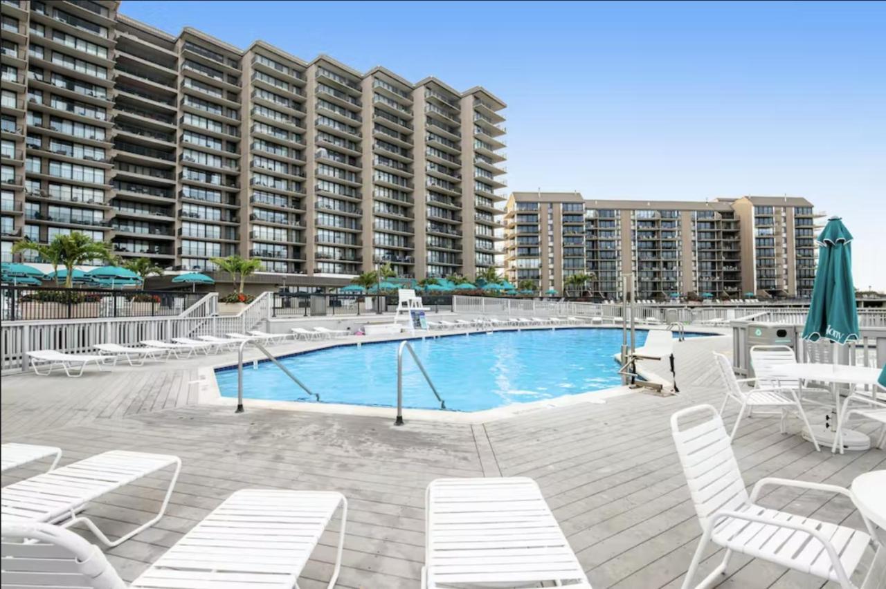 Sea Colony --- 403 Farragut House Road Apartment