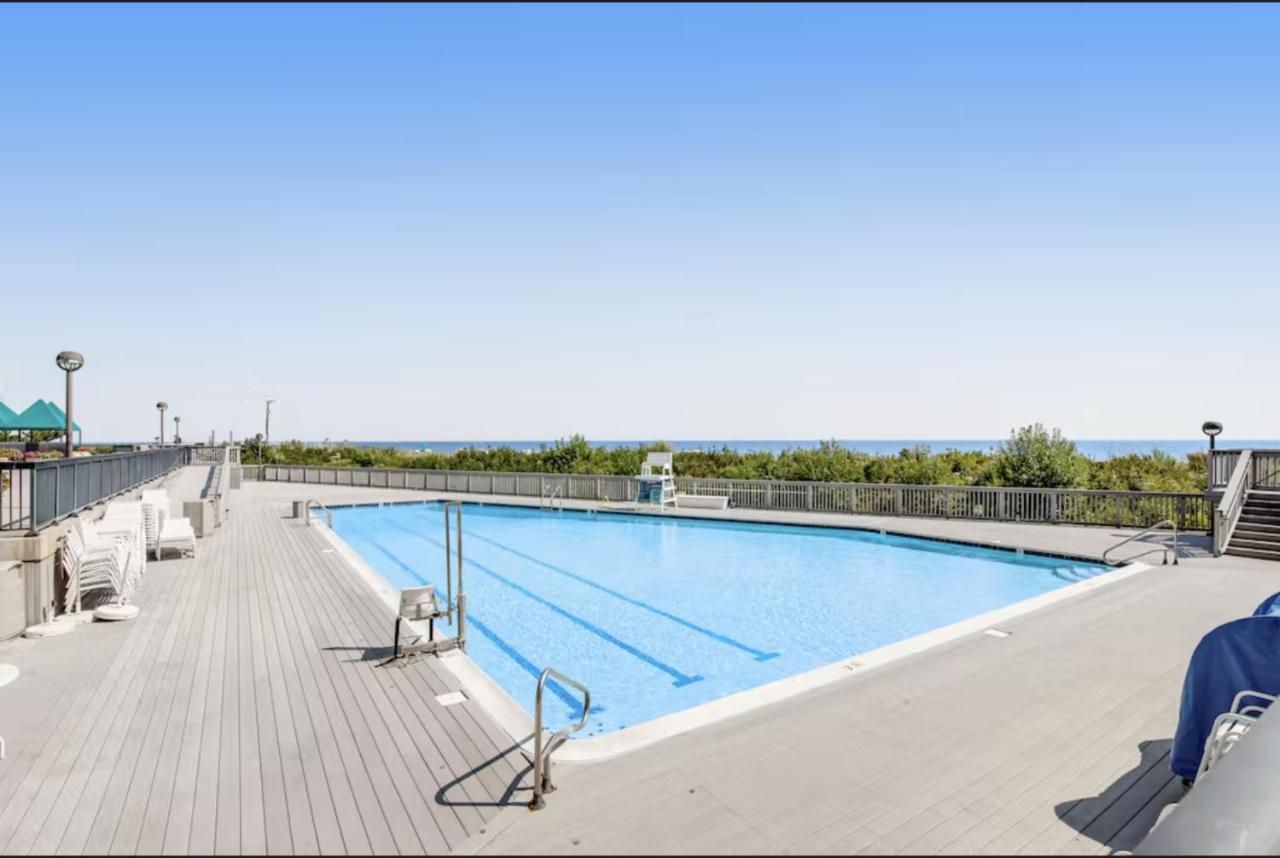Apartment Sea Colony --- 403 Farragut House Road