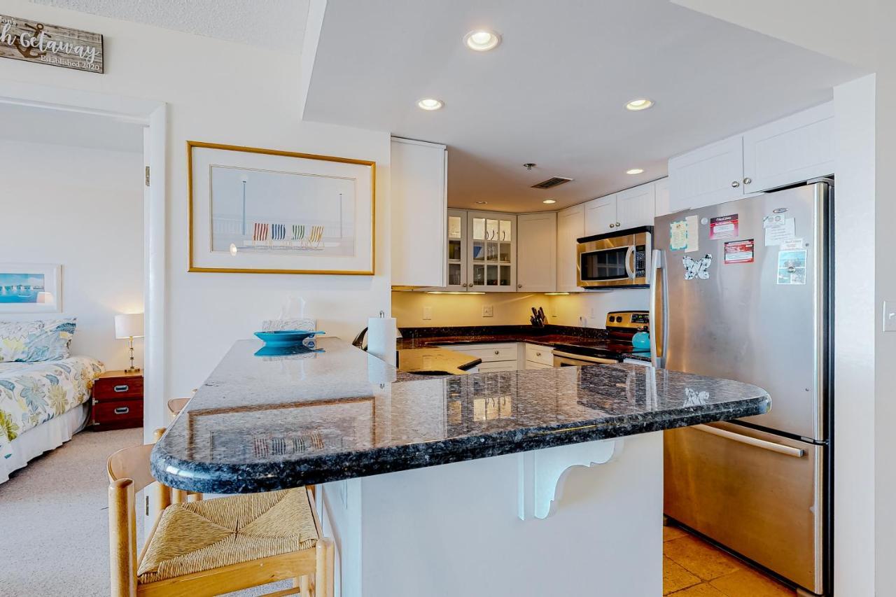 Sea Colony --- 403 Farragut House Road *