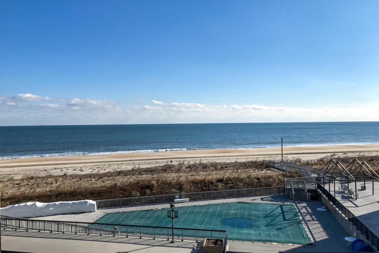 Sea Colony --- 403 Farragut House Road Apartment