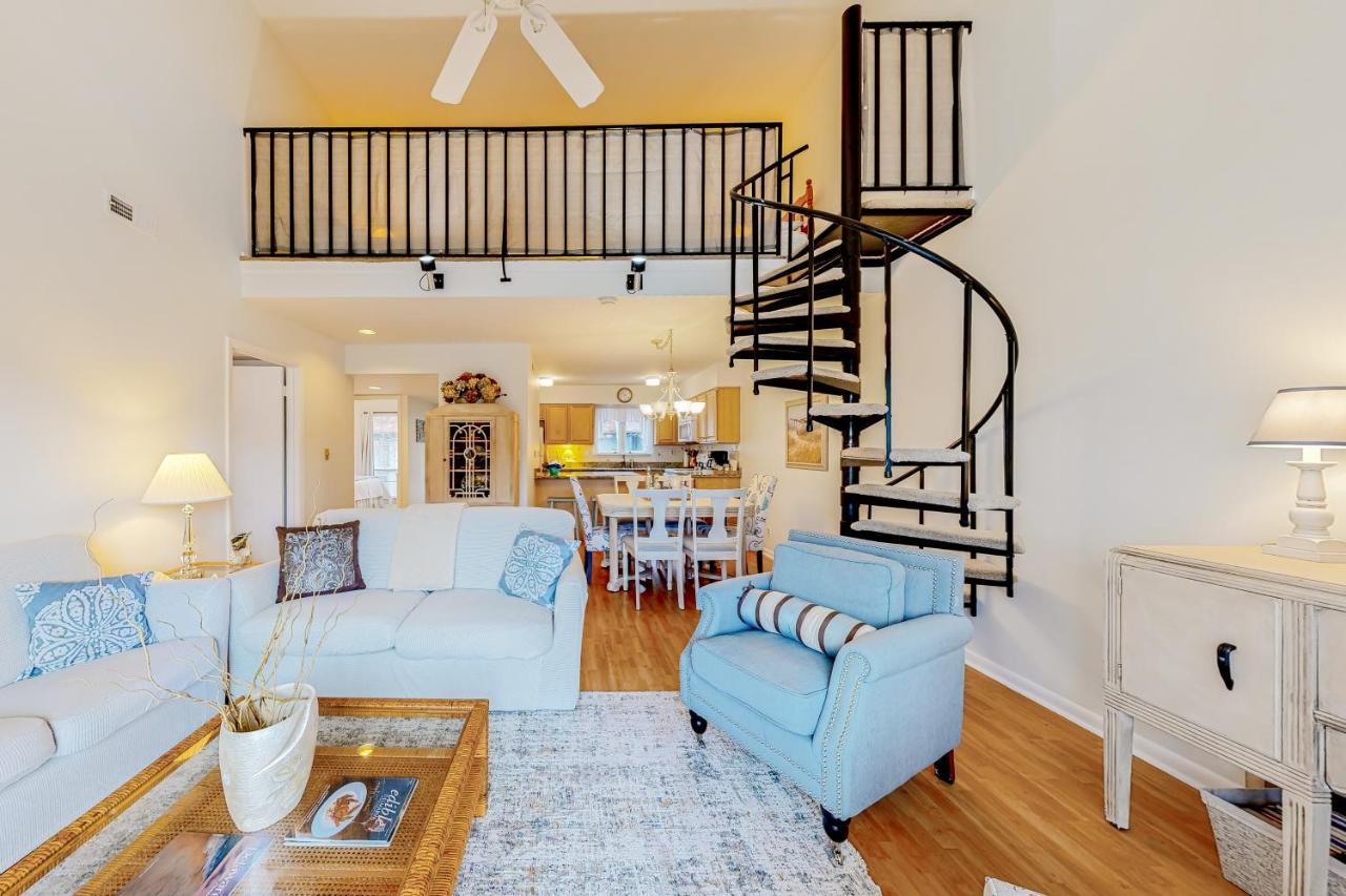 Sea Colony --- 2305 Round Robin Way Apartment *
