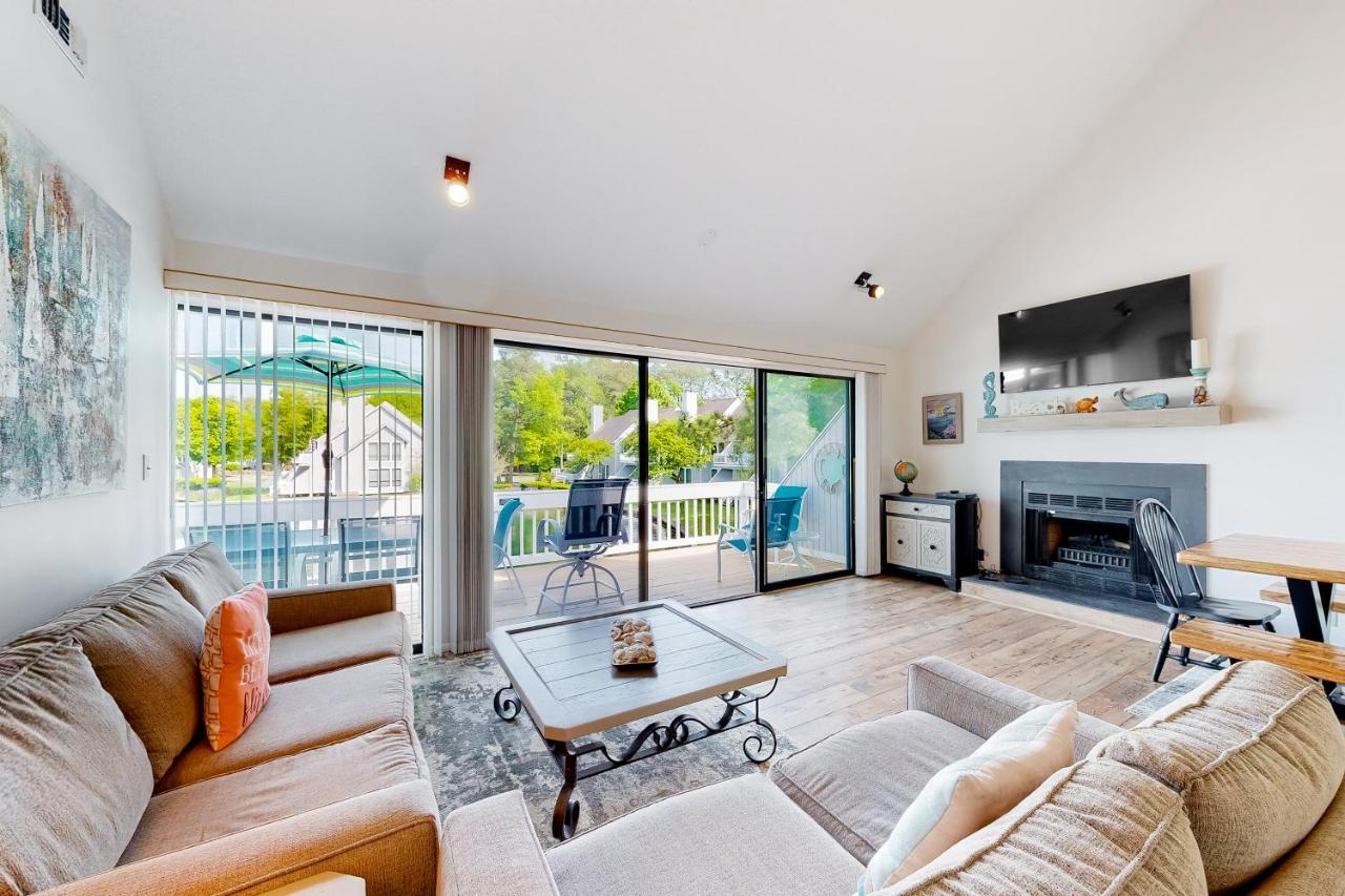 Sea Colony West --- 33563 Brighton Trail, Unit 4007f *