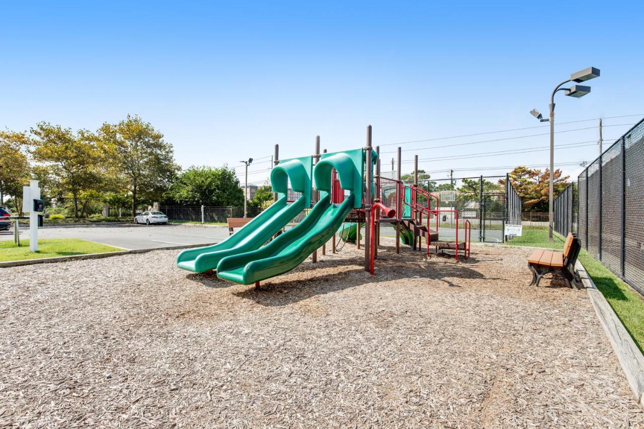 Sea Colony West --- 33563 Brighton Trail, Unit 4007f *