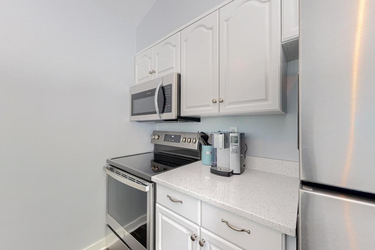 Sea Colony --- 39353 W Pine Ct #1009c *