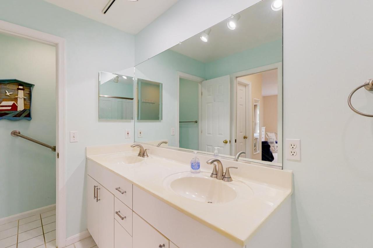 Sea Colony --- 54004 Sanddollar Ct