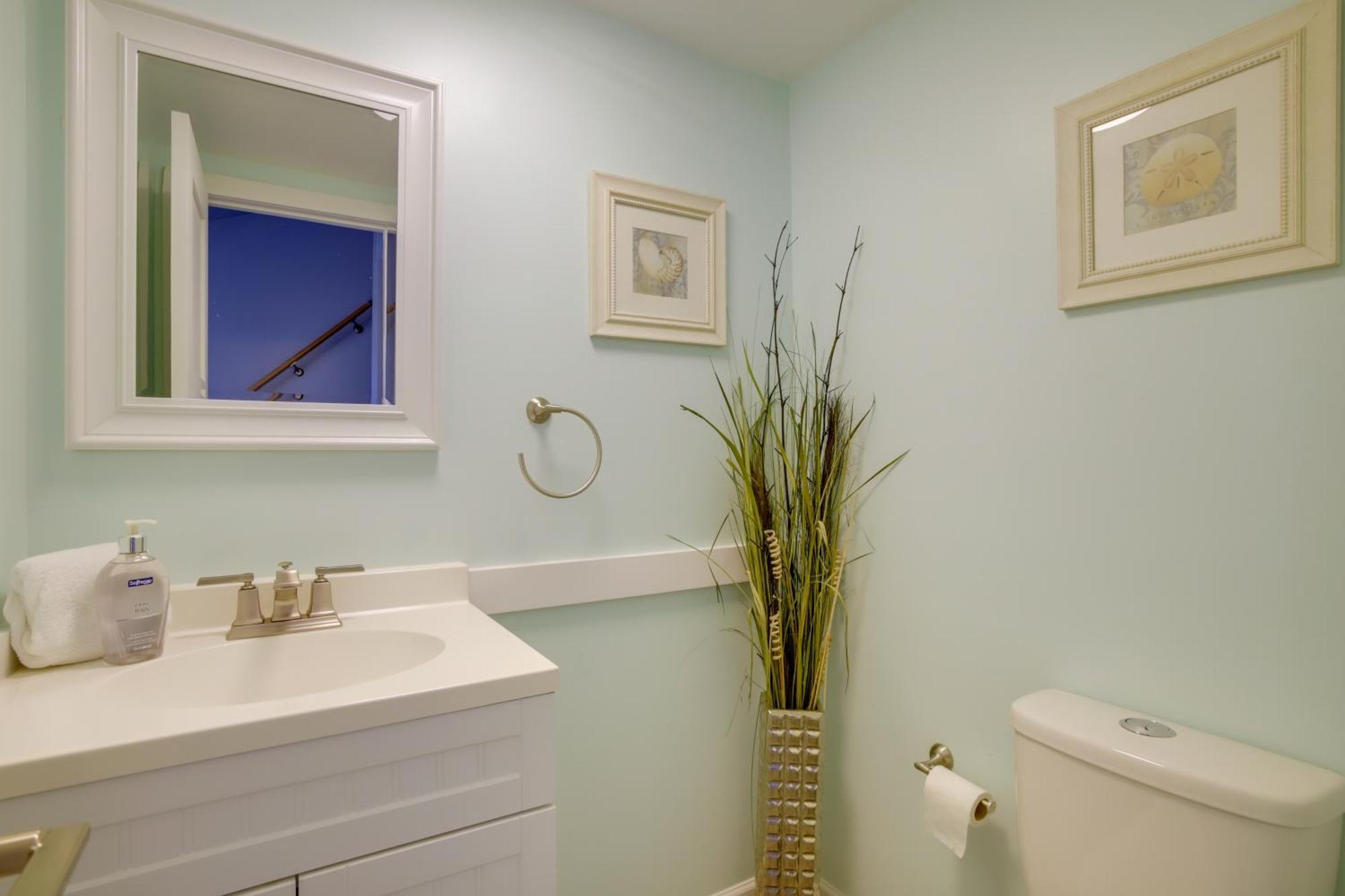 Townhome With Screened Porch 1 Mi To Bethany Beach! *