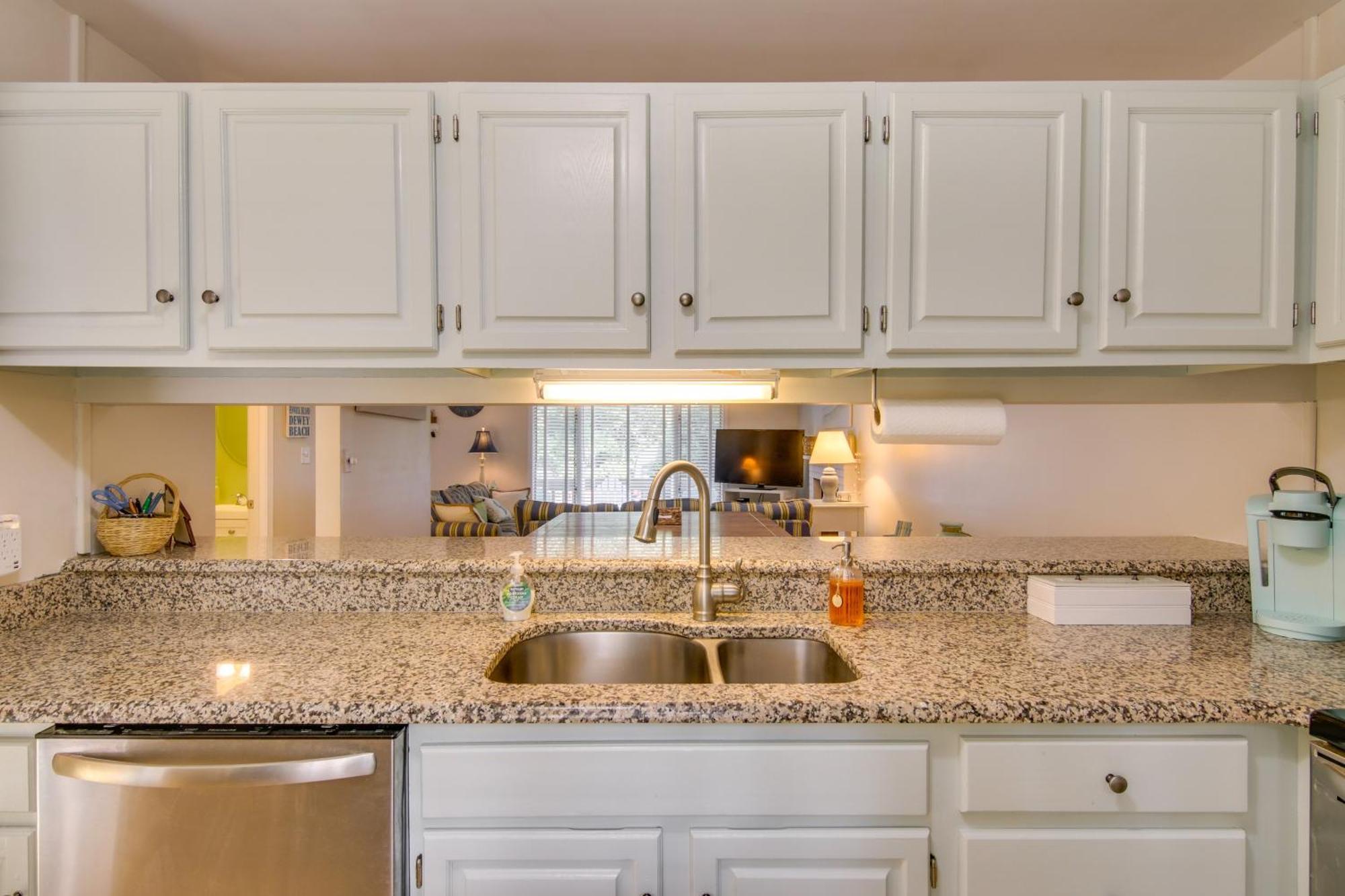 Holiday home Quiet With Pool Access - 1 Mi To Bethany Beach!