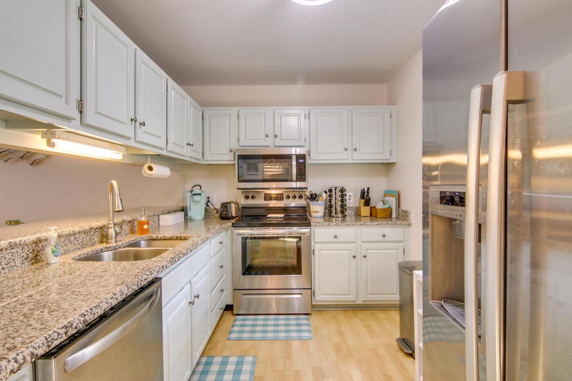 Holiday home Quiet With Pool Access - 1 Mi To Bethany Beach! *