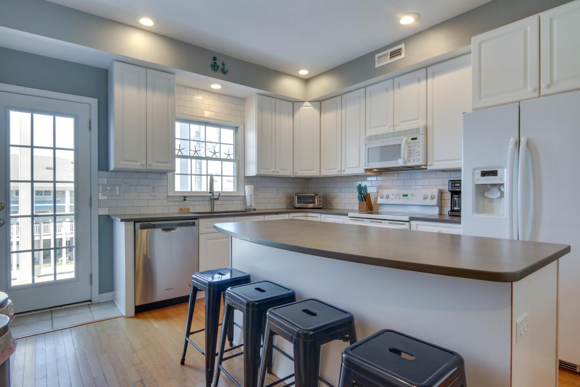 Bay-view Retreat With 5 Balconies In Bethany Beach! Bethany Beach