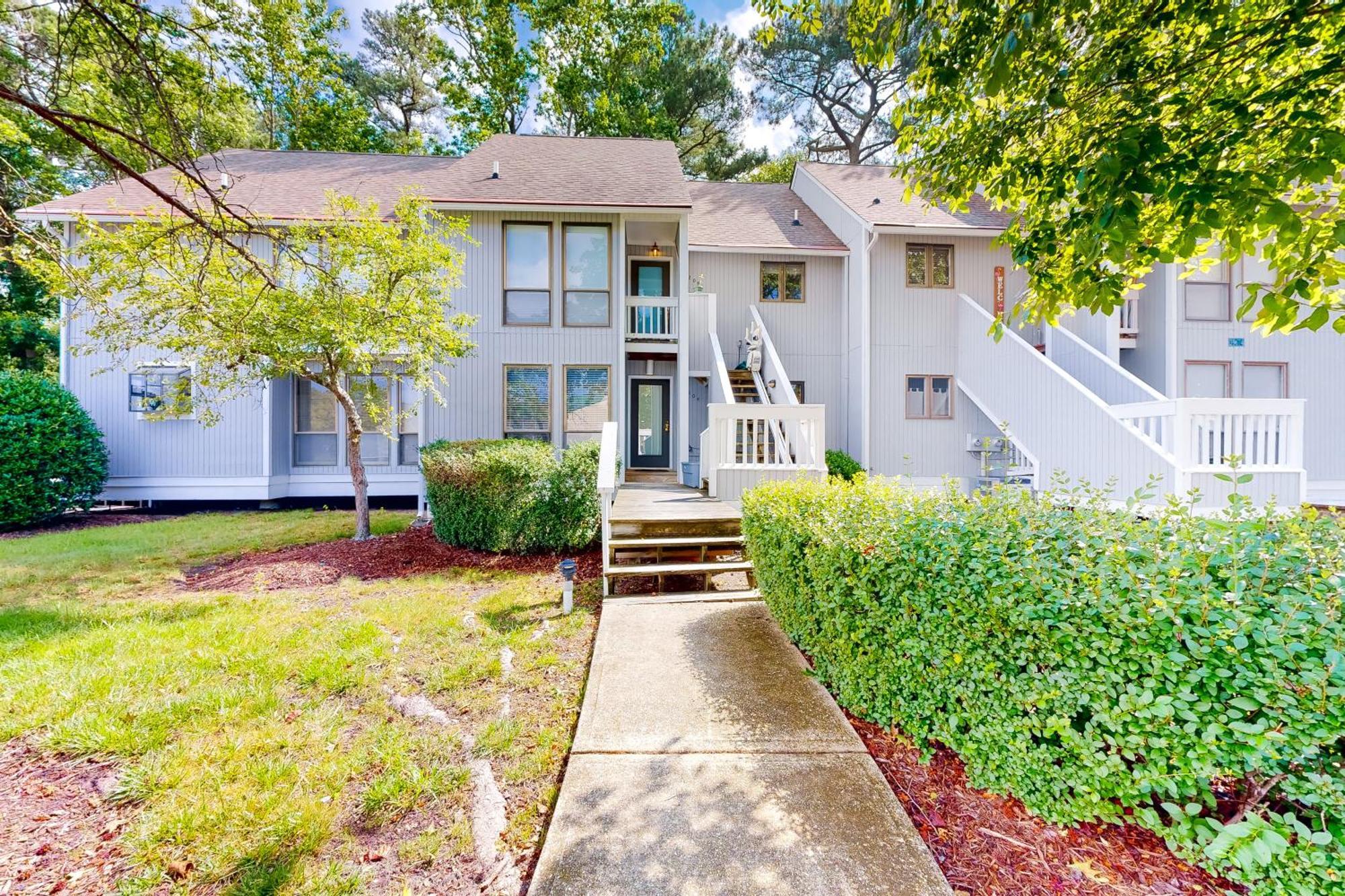 Sea Colony --- 3204 Round Robin Apartment