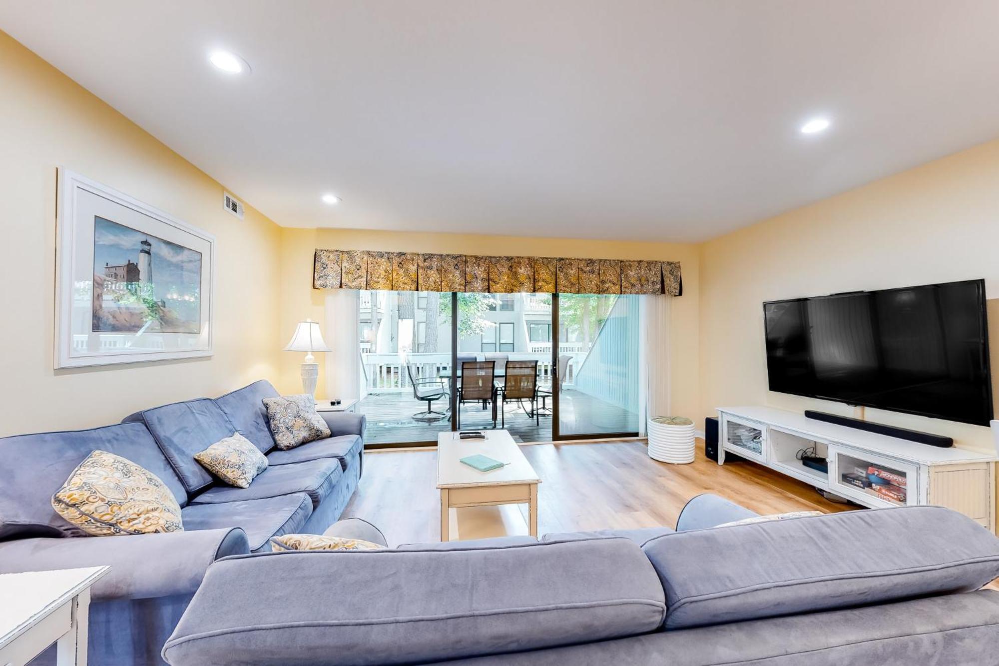 Apartment Sea Colony --- 3204 Round Robin *