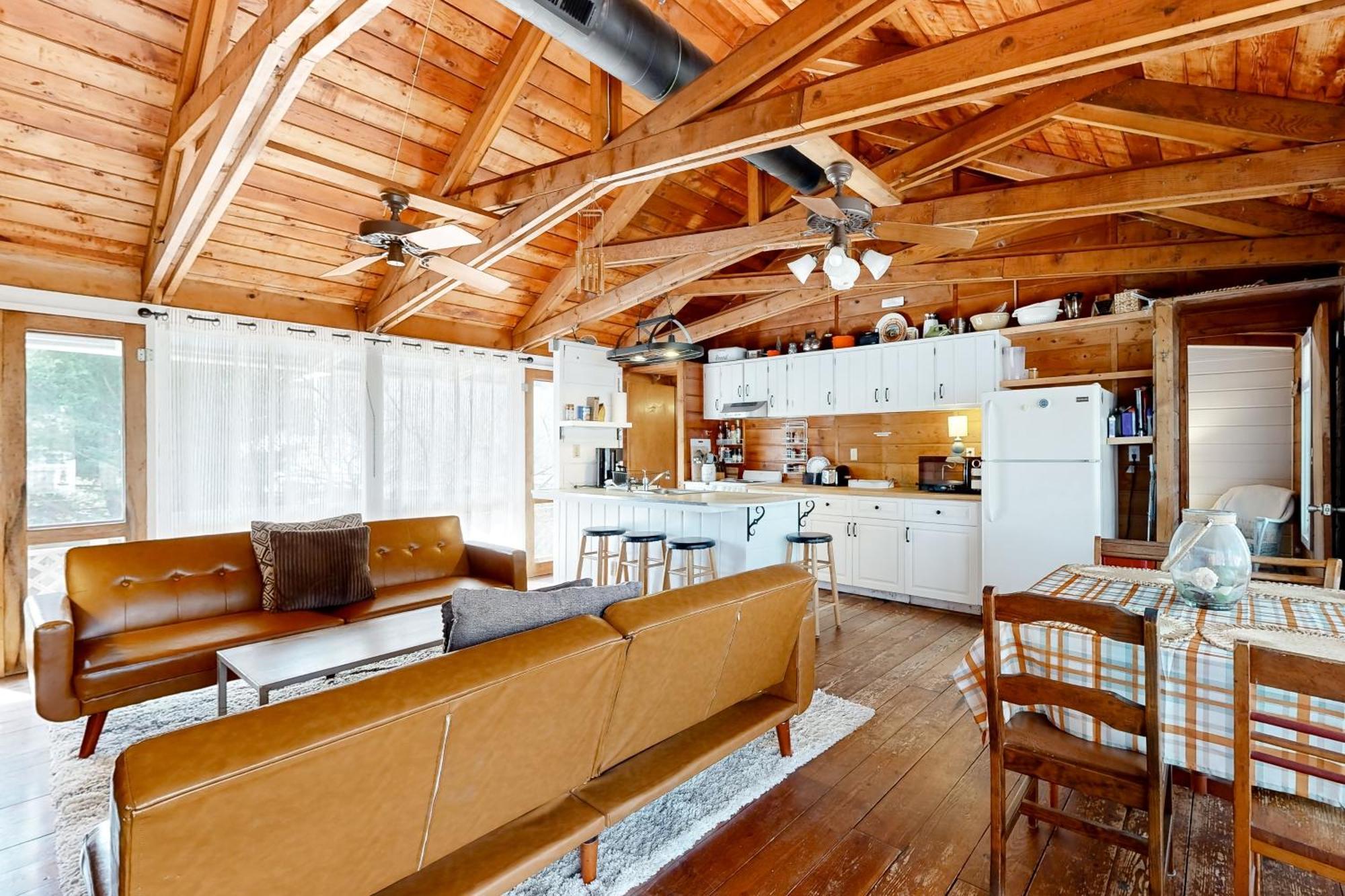 Holiday home Tower Shores --- 39578 Admiral Road