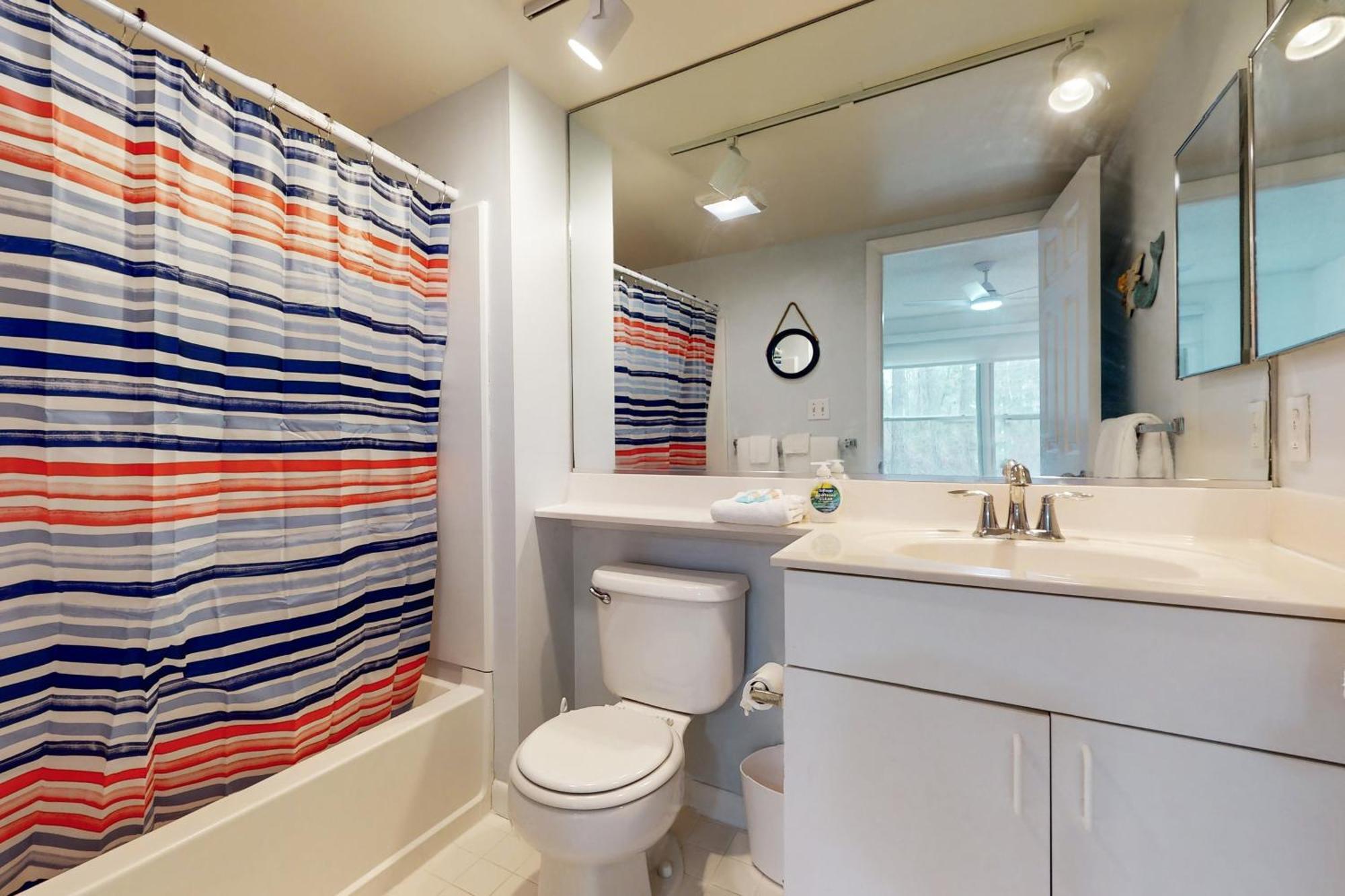 Sea Colony- 52014 Canal Apartment
