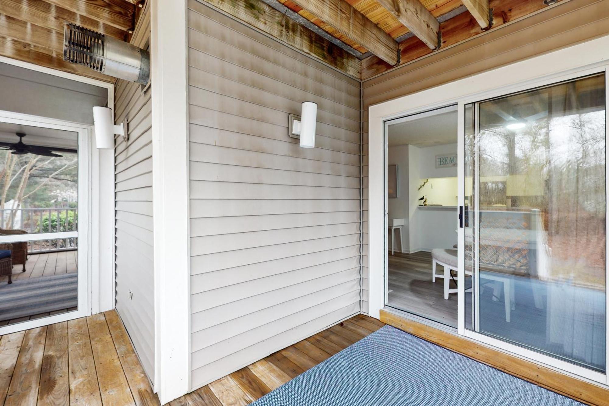 Sea Colony- 52014 Canal Apartment *