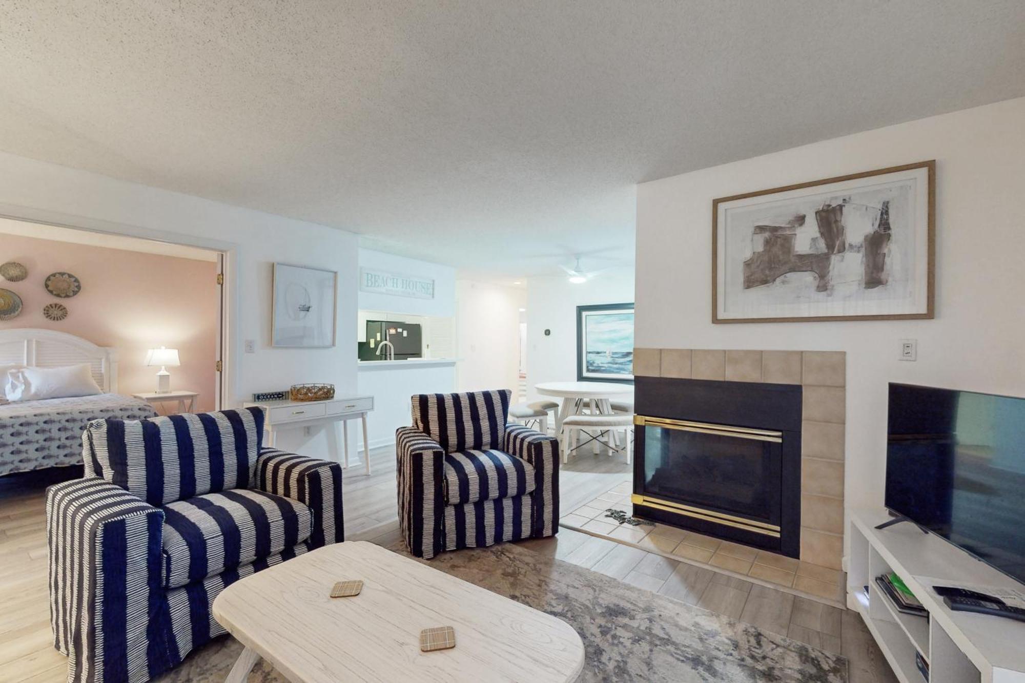 Sea Colony- 52014 Canal Apartment *